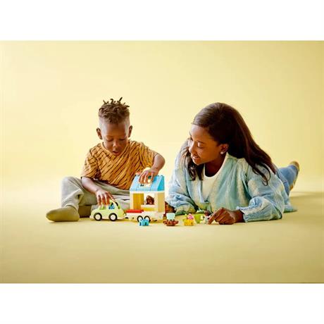Конструктор LEGO DUPLO Town Семейный дом на колесах 31 деталь (10986) - фото 1