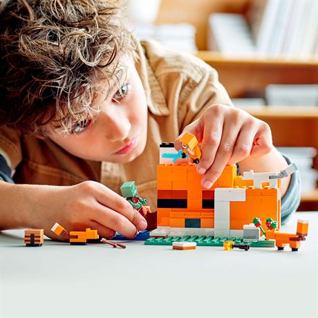 Конструктор LEGO Minecraft Лисяча хатина 193 деталі (21178) - фото 0