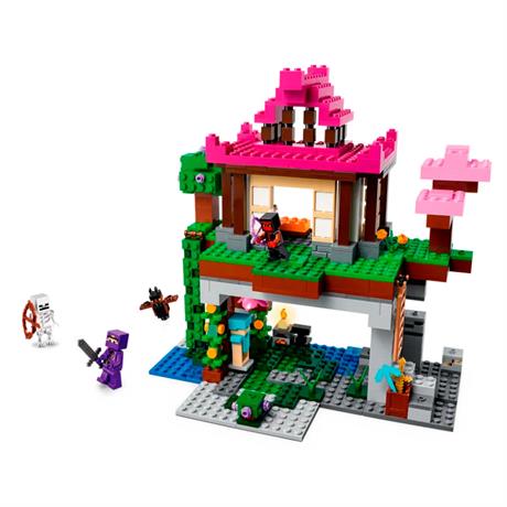 Конструктор LEGO Minecraft Площадка для тренировок 534 детали (21183) - фото 2