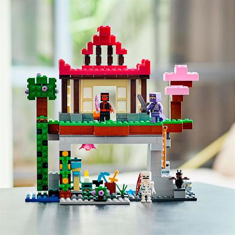 Конструктор LEGO Minecraft Площадка для тренировок 534 детали (21183) - фото 5