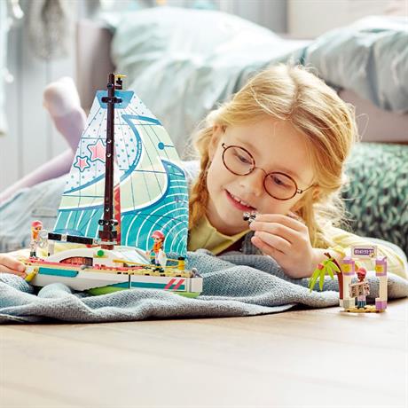 Конструктор LEGO Friends Пригоди Стефані на вітрильному човні 304 деталі (41716) - фото 0