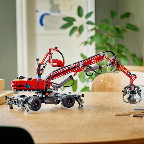 Конструктор LEGO Techniс Маніпулятор 835 деталей (42144) - фото 2