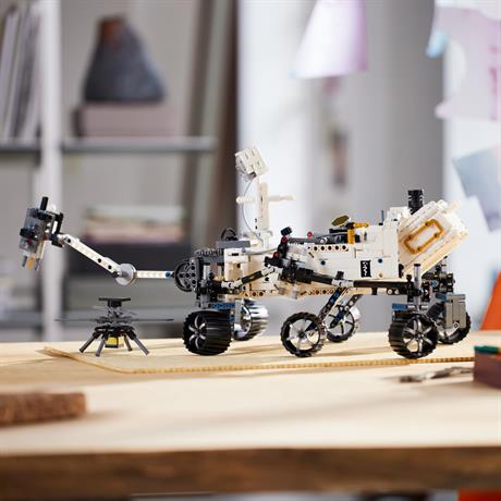 Конструктор LEGO Technic Миссия NASA Марсоход Персеверанс (42158) - фото 1