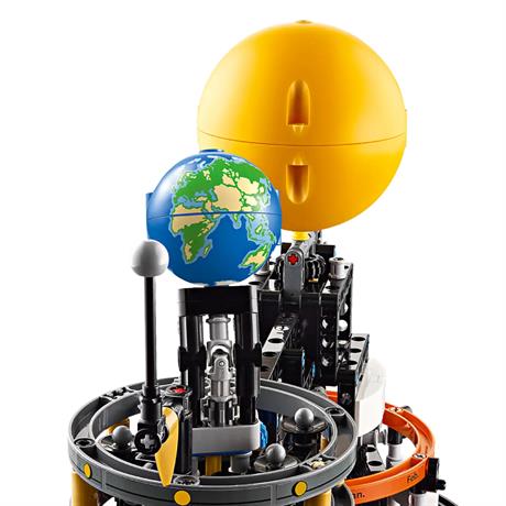 Конструктор LEGO Technic Земля и Луна на орбите 526 деталей (42179) - фото 6