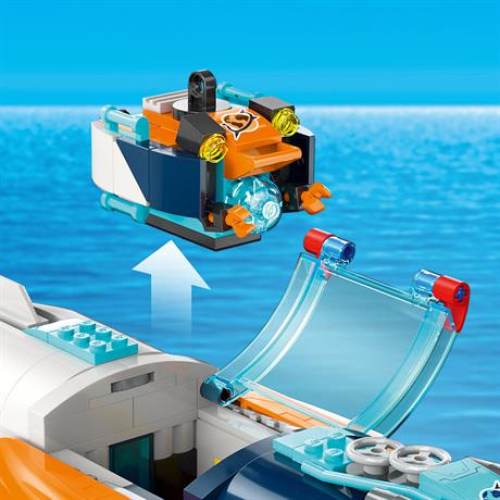 Конструктор LEGO City Exploration Подводная лодка для глубоководных исследований 842 детали (60379) - фото 3