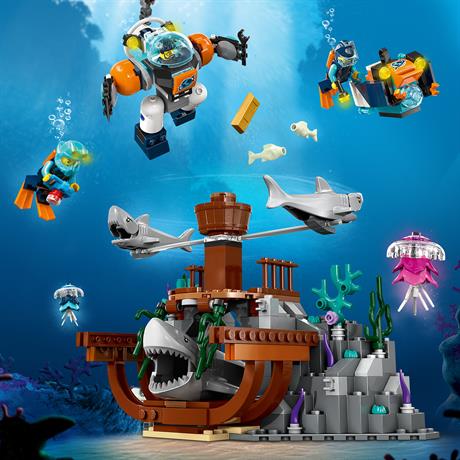 Конструктор LEGO City Exploration Подводная лодка для глубоководных исследований 842 детали (60379) - фото 5