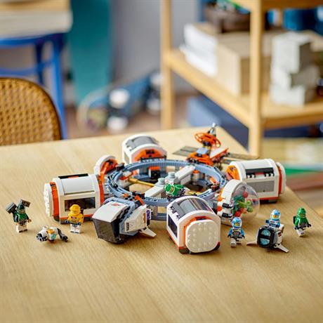 Конструктор LEGO City Модульна космічна станція 1097 деталей (60433) - фото 7