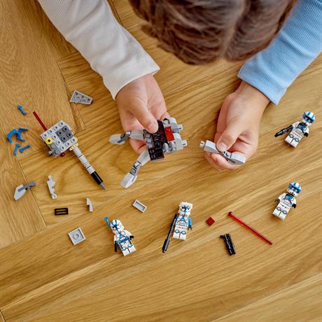 Конструктор LEGO Star Wars Боевой отряд бойцов-клонов 501-го легиона 119 деталей (75345) - фото 3