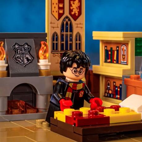 Конструктор LEGO Harry Potter Магічна валіза Гоґвортсу 603 деталі (76399) - фото 10