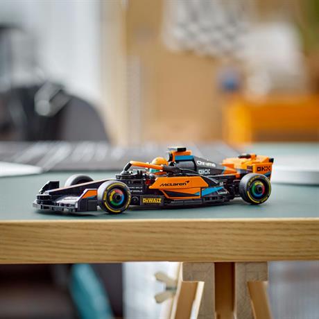 Конструктор LEGO Speed Champions Гоночный автомобиль 2023 McLaren Formula 1, 245 деталей (76919) - фото 2