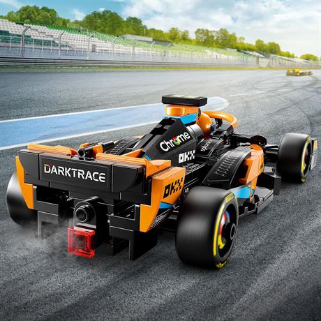 Конструктор LEGO Speed Champions Гоночный автомобиль 2023 McLaren Formula 1, 245 деталей (76919) - фото 7
