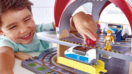 Іграшкова залізниця Hape Станція Гранд-Сіті зі світловими та звуковими ефектами (E3725) - фото 13