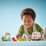 Конструктор LEGO DUPLO Скорая помощь и водитель 19 деталей (10447)