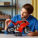 Конструктор LEGO Technic Мотоцикл Ducati Panigale V4 S 1603 детали (42202)