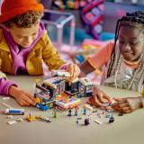Конструктор LEGO Friends Автобус для музыкального тура попзвезды 845 деталей (42619)