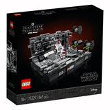 Конструктор LEGO Star Wars Диорама Полет над Звездой Смерти 665 деталей (75329)