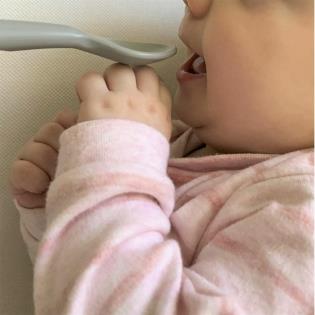 Силіконова ложка Minikoioi Scooper бежевий (101140008)