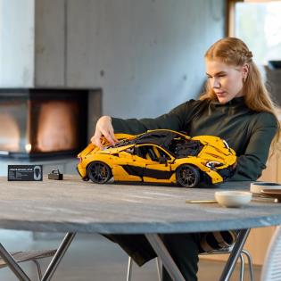 Конструктор LEGO Technic McLaren P1 3893 деталі (42172)