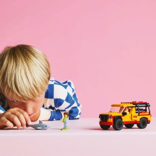 Конструктор LEGO City Пляжна рятувальна вантажівка 214 деталей (60453)