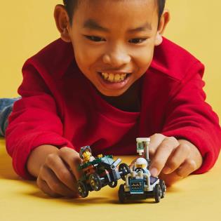 Конструктор LEGO City Літак проти лікарняного ліжка набір для перегонів 70 деталей (60459)
