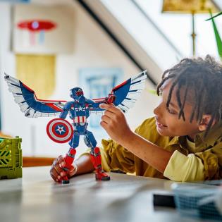 Конструктор LEGO Super Heroes Фігурка Нового Капітана Америка для складання 359 деталей (76296)