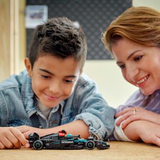 Конструктор LEGO Speed Champions Автомобіль для перегонів Mercedes-AMG F1 W15, 267 деталей (77244)