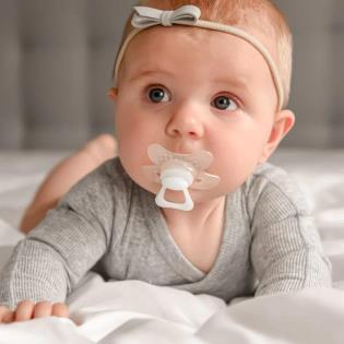 Пустушка силіконова Difrax Dental Night світиться у темряві з 6 міс. (GL800)