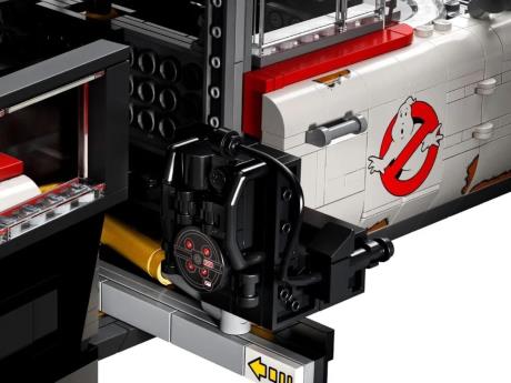 Конструктор LEGO Creator Автомобіль Мисливців за привидами ECTO-1 2352 деталей (10274) - фото 0