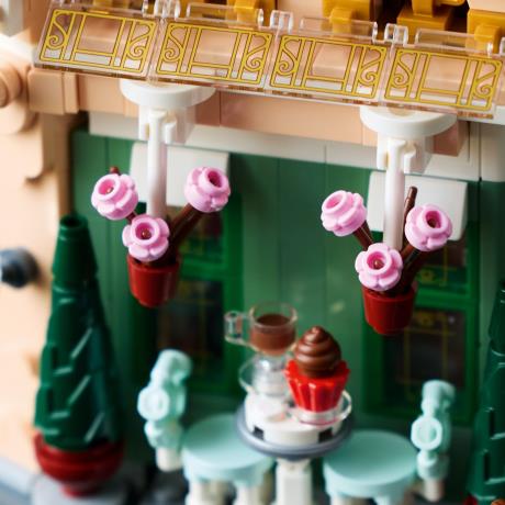Конструктор LEGO Icons Французька кав'ярня 1101 деталь (10362) - фото 5