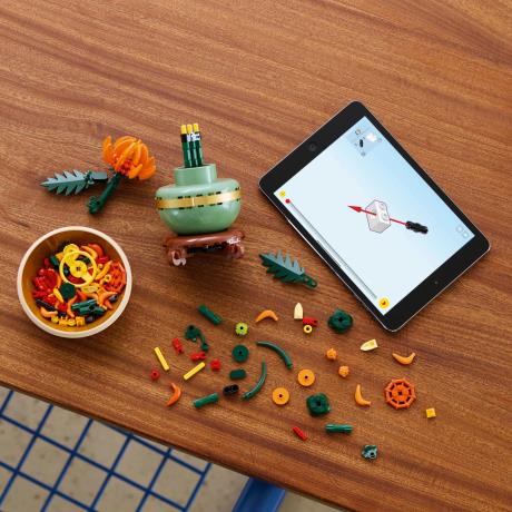 Конструктор LEGO Botanicals Хризантема 278 деталей (10368) - фото 9