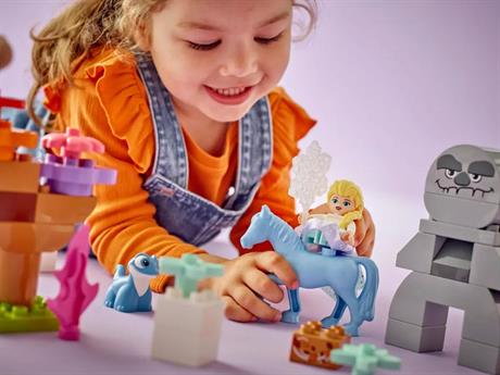 Конструктор LEGO DUPLO Disney Ельза й Бруні в Зачарованому лісі 31 деталь (10418) - фото 0