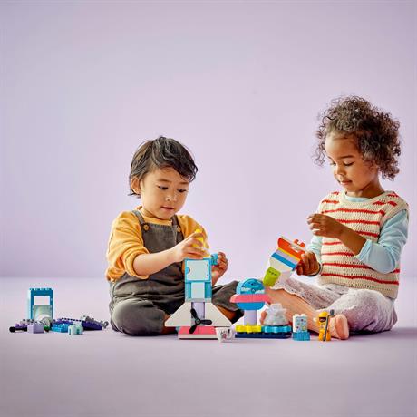 Конструктор LEGO DUPLO Town Пригоди на космічному шаттлі 3-в-1, 58 деталей (10422) - фото 7