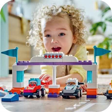 Конструктор LEGO DUPLO Town Автомобілі для перегонів і пілоти команд Формули-1, 70 деталей (10445) - фото 5