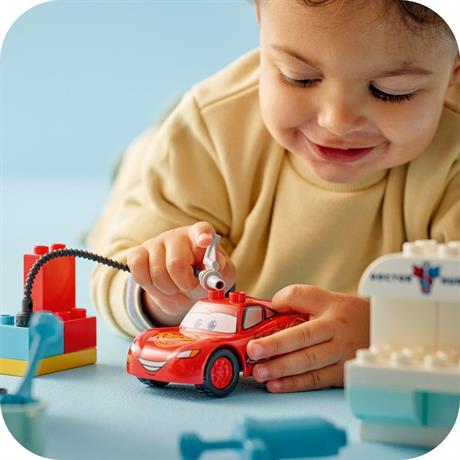 Конструктор LEGO Duplo Disney Візит МакКвіна в гараж Дока (10456) - фото 2