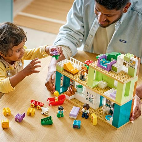 Конструктор LEGO DUPLO Town 3-в-1 Сучасний родинний будинок із фігурками 166 Деталей ( 10470 ) - фото 1