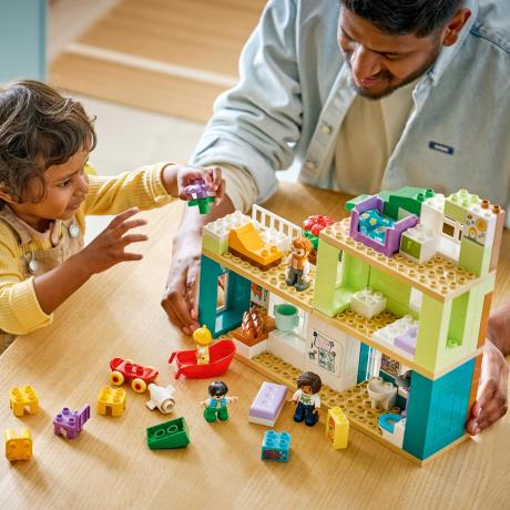 Конструктор LEGO DUPLO Town 3-в-1 Сучасний родинний будинок із фігурками 166 Деталей ( 10470 ) - фото 2