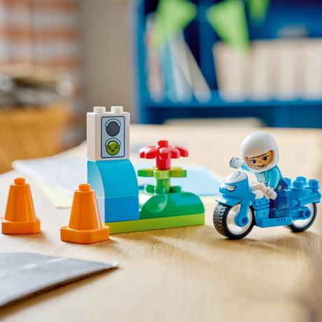 Конструктор LEGO DUPLO Town Синий полицейский мотоцикл 11 Деталей  ( 10471 ) - фото 2