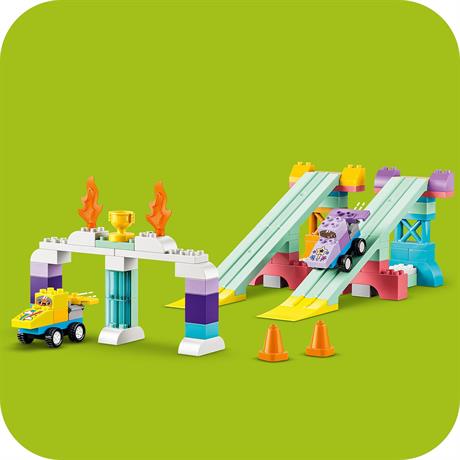 Конструктор LEGO® DUPLO® Город 3 в 1 Интересные горки и трамплины с автомобилями, 111 деталей (10478) - фото 4