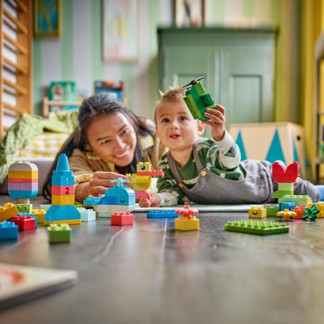 Конструктор LEGO® DUPLO® Classic Коробка кубиков для ярких творческих сборников Игрушка для концентрации, 80 деталей (10479) - фото 8