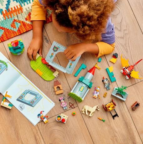 Конструктор LEGO Disney Міккі та друзі захисники замку 215 деталей (10780) - фото 0