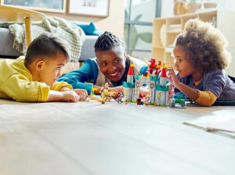 Конструктор LEGO Disney Міккі та друзі захисники замку 215 деталей (10780) - фото 0