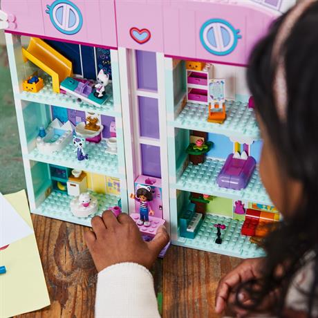 Конструктор LEGO Gabby's Dollhouse Кукольный домик Габби 498 деталей (10788) - фото 3