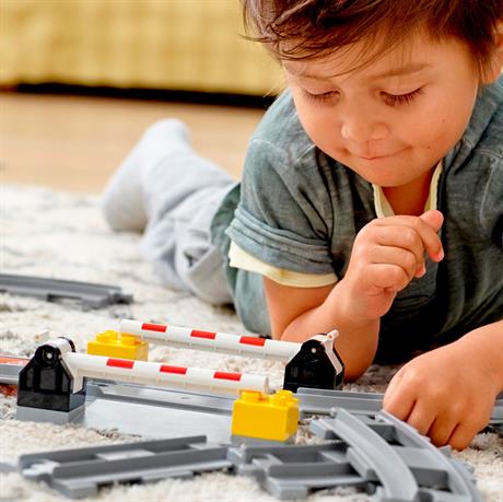Конструктор LEGO DUPLO Trains Железнодорожные пути 23 детали (10882) - фото 1