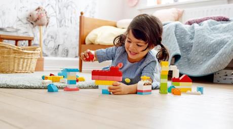 Конструктор LEGO DUPLO Коробка-серце 80 деталей (10909) - фото 4