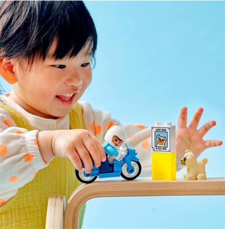 Конструктор LEGO DUPLO Rescue Поліцейський мотоцикл 5 деталей (10967) - фото 0