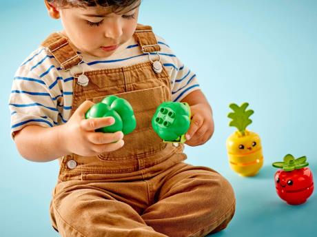 Конструктор LEGO DUPLO My First Трактор для вирощування фруктів та овочів 19 деталей (10982) - фото 0