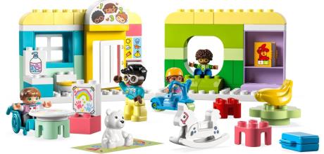 Конструктор LEGO DUPLO Town Життя в дитячому садку 67 деталей (10992) - фото 0