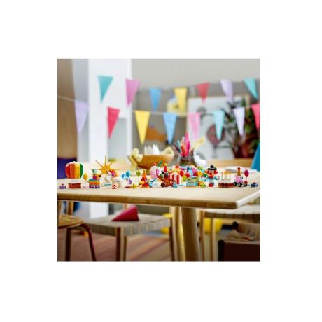 Конструктор LEGO Classic Творча святкова коробка на 900 деталей (11029) - фото 5