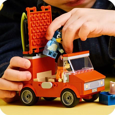 Конструктор LEGO Bluey Пляж і сімейна поїздка на автомобілі Блуї 133 деталі (11202) - фото 5