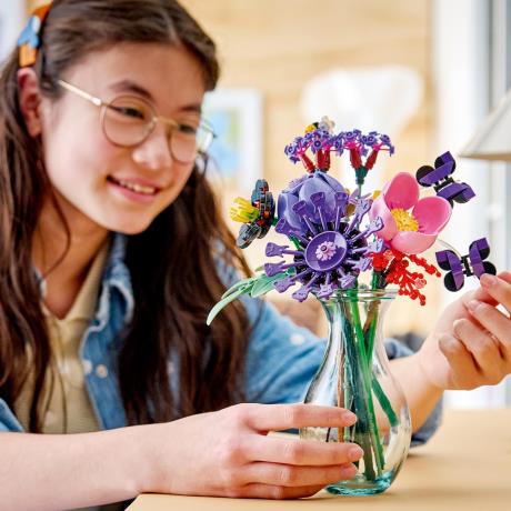 Конструктор LEGO® Botanicals та LEGO® Editions Букет квітів Олівії Родріґо (11507) - фото 11